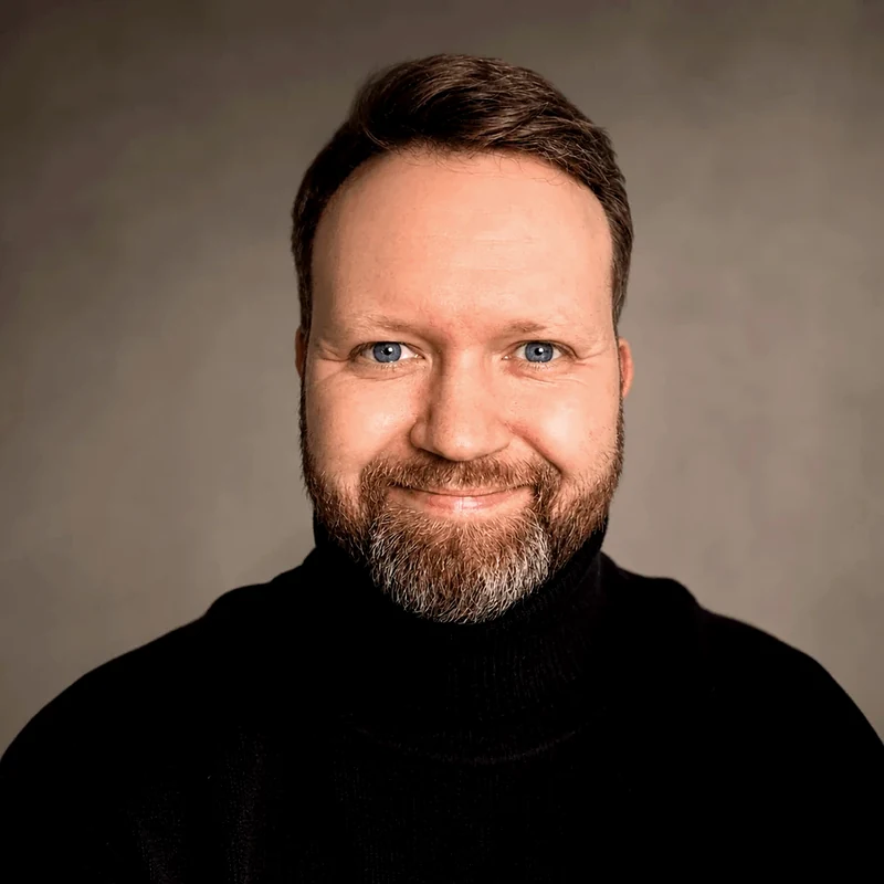 Олег Березовский — преподаватель курса английского для проджект-менеджеров